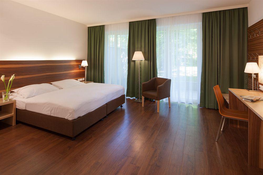 Austria Trend Hotel Beim Theresianum Wien Room photo